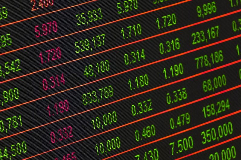 Starting Out in the Economy: How to Build a Strong Financial Foundation Starting Out in the Economy: How to Build a Strong Financial Foundation