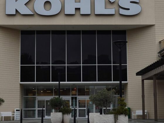 Kohl’s considers replacing headhunter that found the CEO it fired