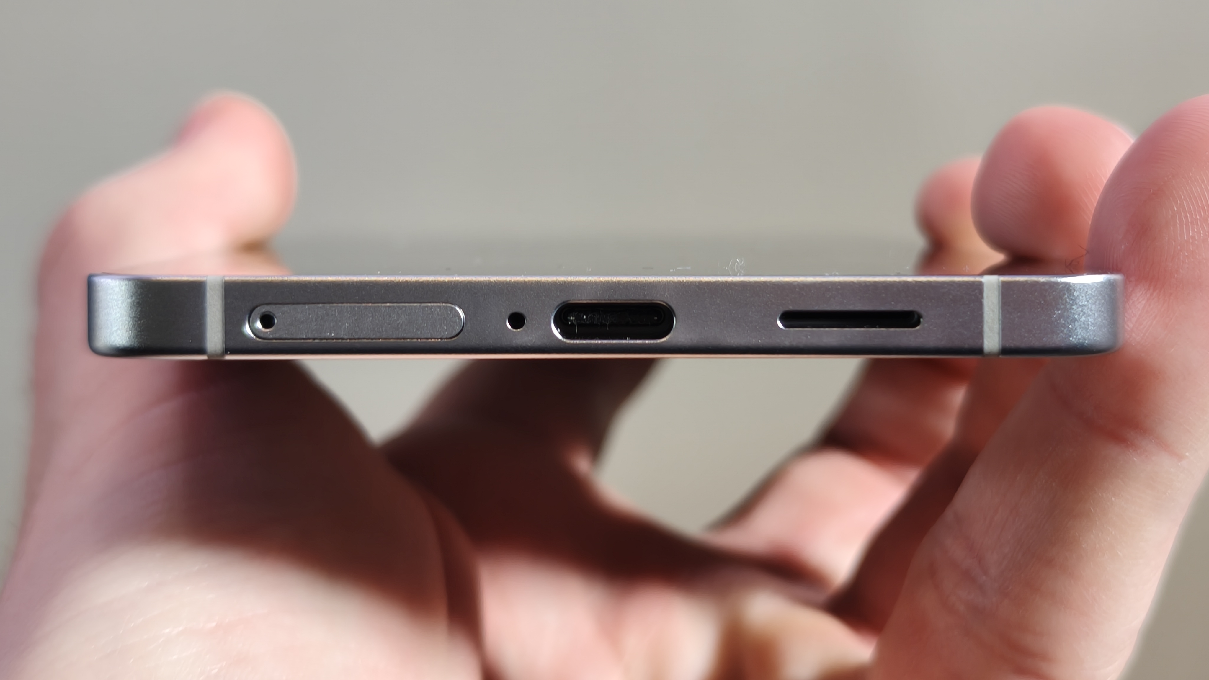 The USB-C port on the Samsung Galaxy S25 Edge