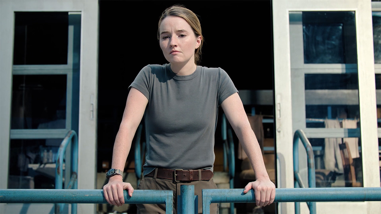 Abby standing on a balcony in The Last of Us season 2 episode 7