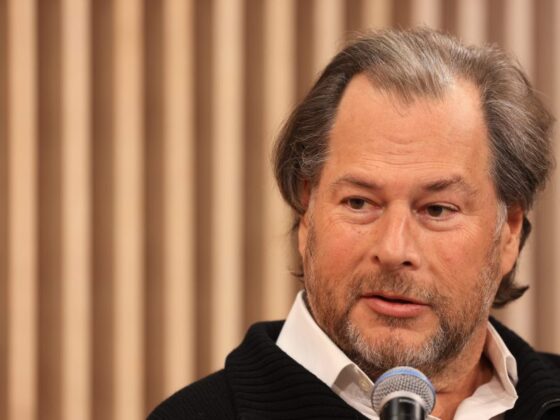 Salesforce raises annual sales outlook, suggesting AI payoff