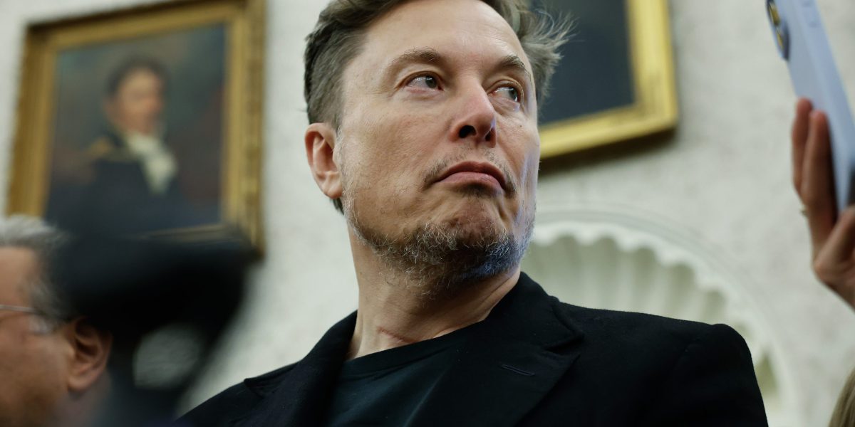 Toncoin falls 7% as Elon Musk refutes Telegram founder’s claims of a $300 million xAI partnership 