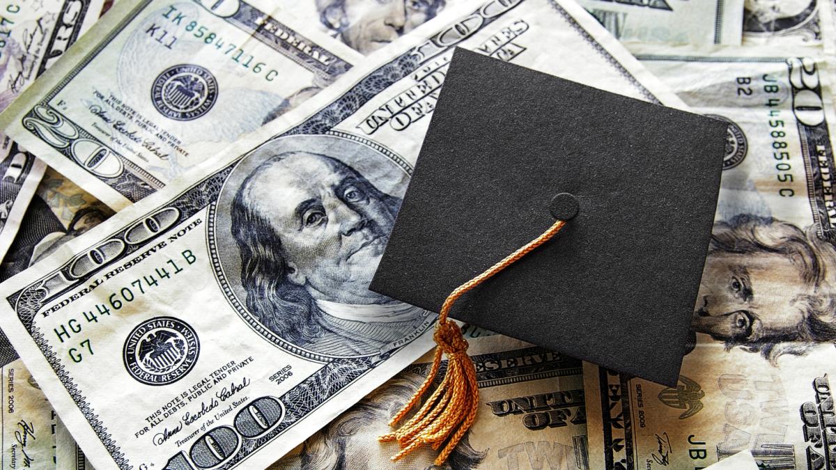 7 Dos and Don’ts for New Grads Getting Their First ‘Adult’ Paycheck