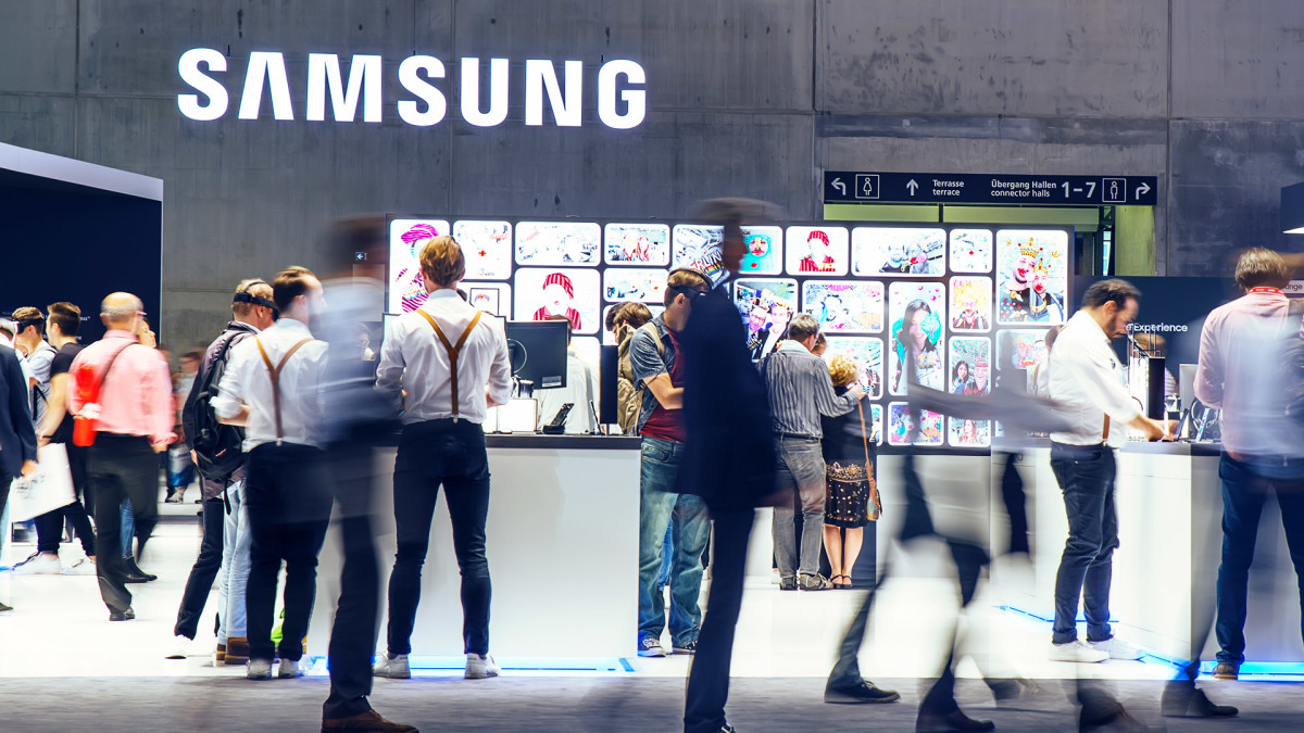 Apple's tariff fight is about to become Samsung's big problem