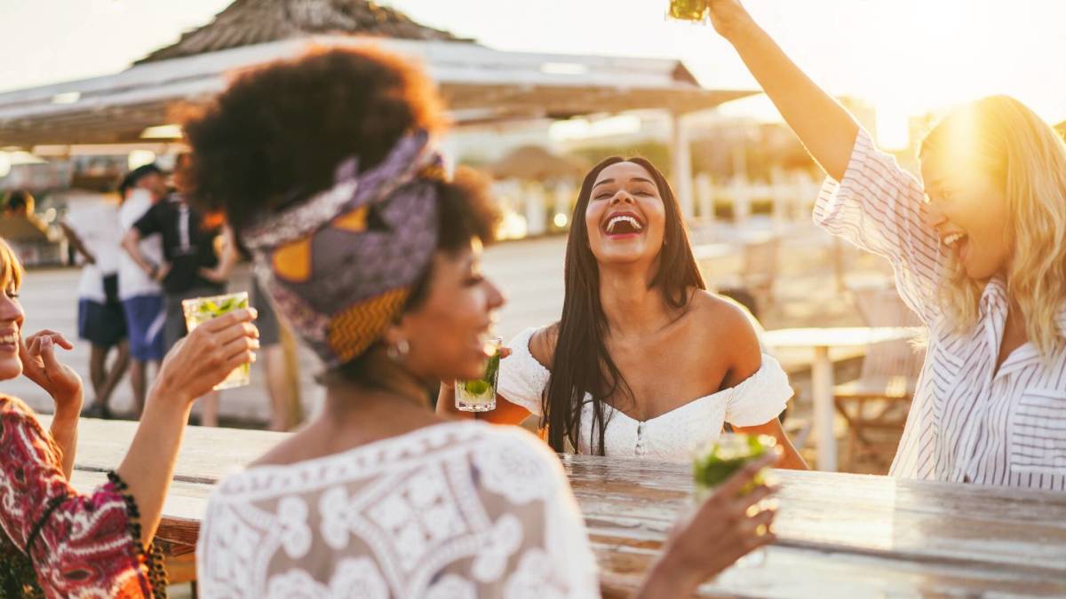 Bankrupt airline stock tanks on cancelled flight fears