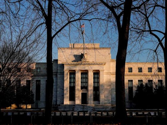 Fed may not cut rates until Q4, portfolio manager says