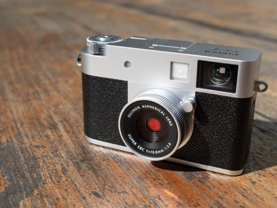I Tried Fujifilm’s Adorable New X Half Camera and It’s a Pocketful of Fun