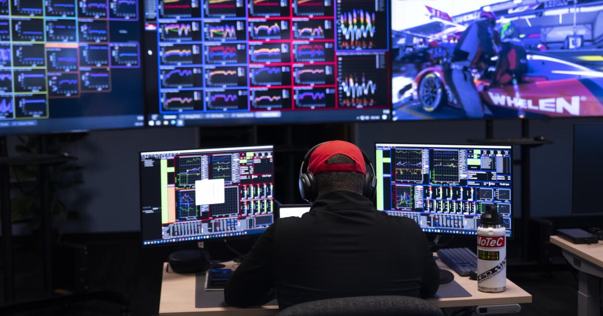 Indy 500: Take an inside look at Honda's IndyCar control center
