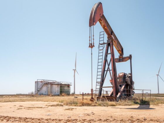 Oil prices fall amid US debt concerns and prospect of increased supply