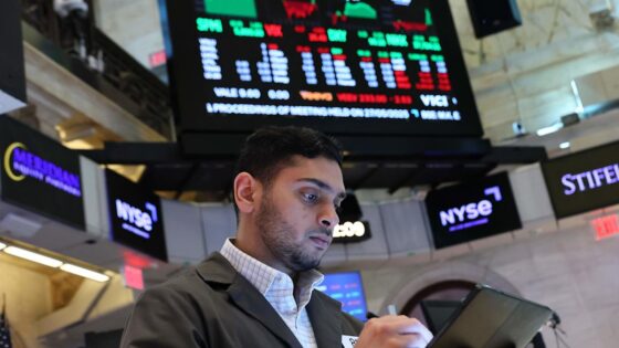 S&P 500 jumps 2% on EU tariff delay, consumer confidence data