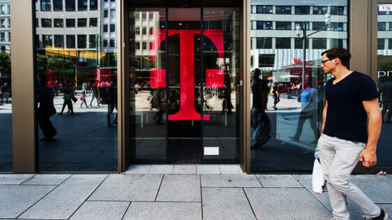 T-Mobile gives members free stuff AT&T, Verizon customers don't get
