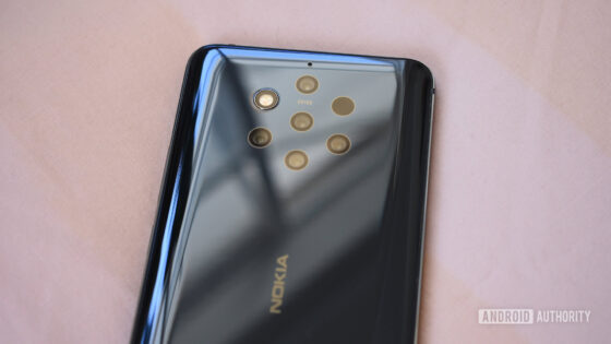 This 2019 Android phone’s crazy camera setup is still magical today