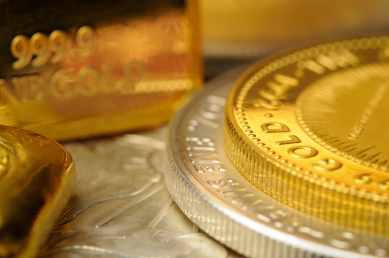 This indicator says silver is undervalued. Why it hasn’t caught up to gold — yet.