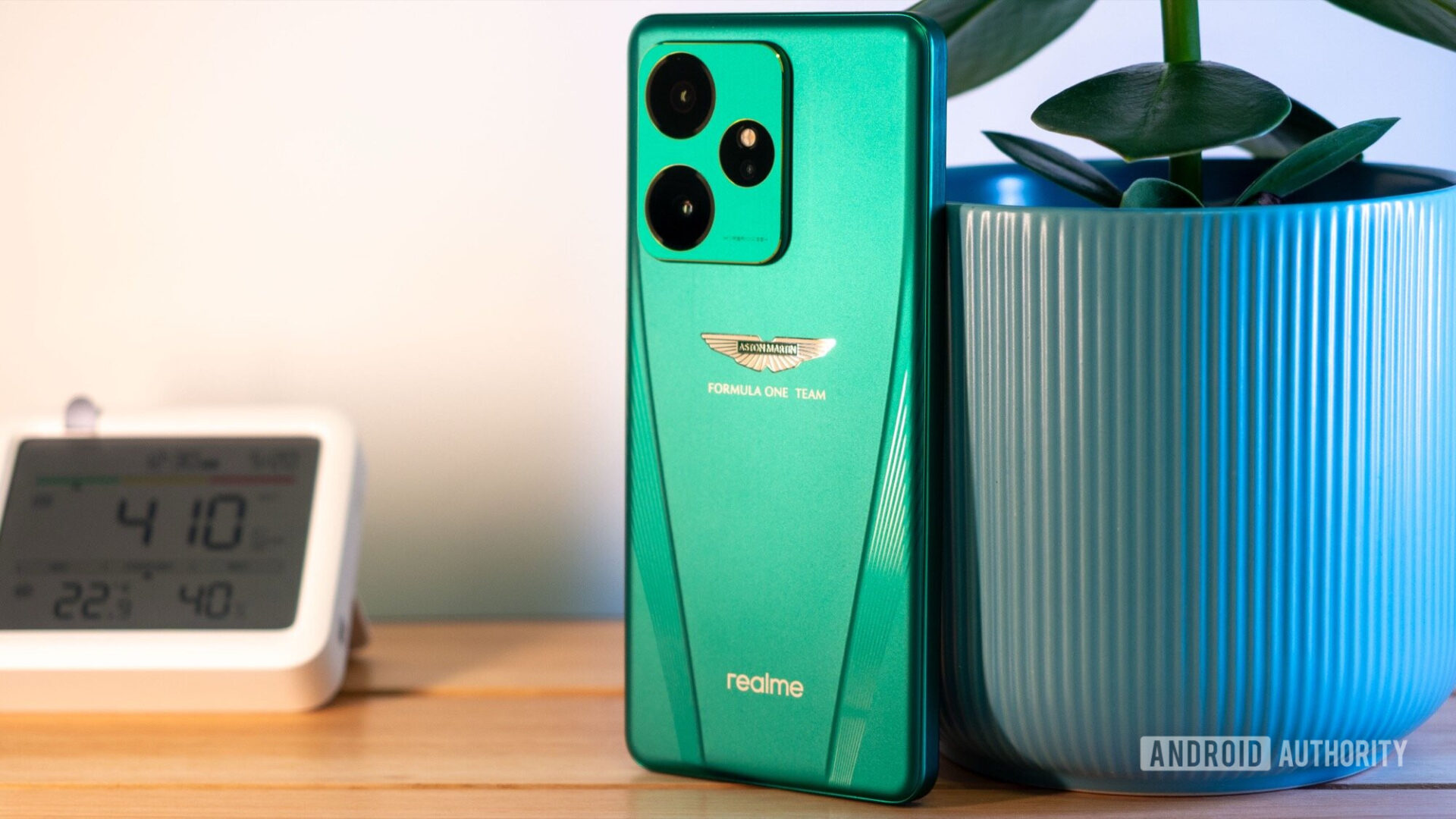 This is the most beautiful color on any Android phone ever