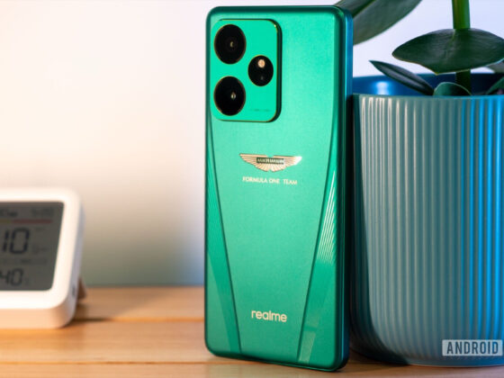 This is the most beautiful color on any Android phone ever