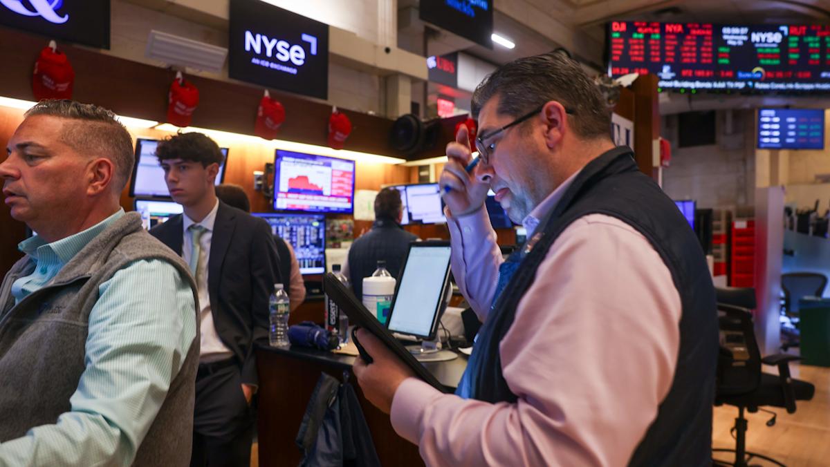 US bond auction, bitcoin record, rally pause: Market Takeaways
