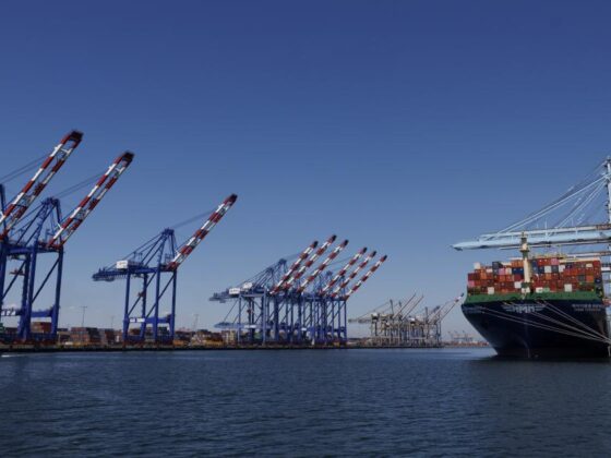 U.S. representatives sound alarm over slowing port activity