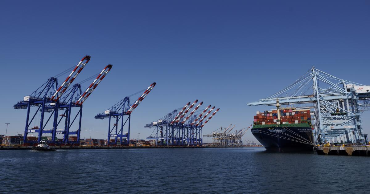 U.S. representatives sound alarm over slowing port activity