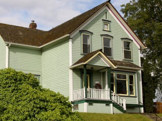 Home Flipping Margins Tighten as Deals Become More Scarce