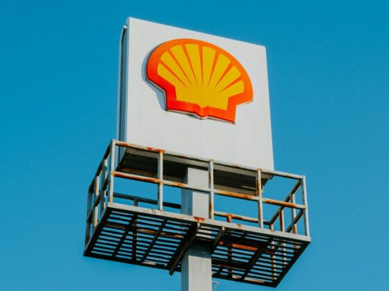 Shell Denies Interest in BP Takeover, Freezing Potential Deal for Six Months