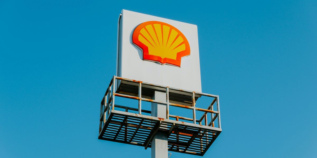 Shell Denies Interest in BP Takeover, Freezing Potential Deal for Six Months