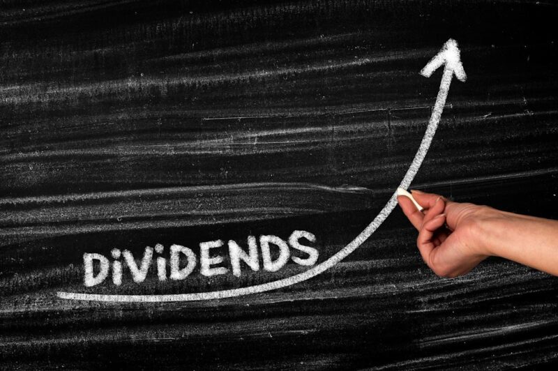 3 Brilliant Dividend Stocks to Buy Now and Hold for the Long Term