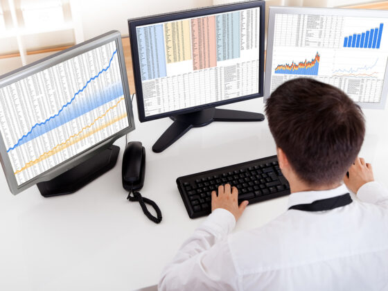 Signet (SIG) Stock Sinks As Market Gains: Here’s Why