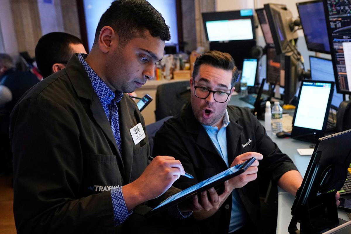 Dow, S&P 500, Nasdaq futures hold steady as Trump looks forward to Powell's replacement