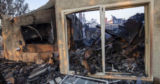 Flaw in Edison equipment in Sylmar sparked major wildfires, lawyers say