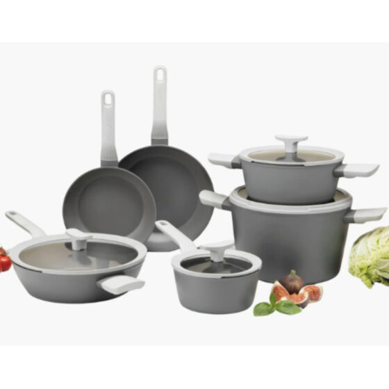Nordstrom Rack is selling a 0 10-piece cookware set for 0, and shoppers love that it's 'easy to clean'