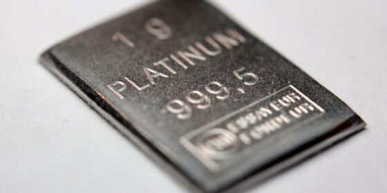 Platinum Price Surges to 11 Year High, Breaks US,400