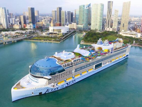 Royal Caribbean crew member shows off 'smallest crew cabin ever'