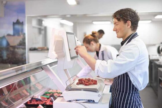 Teens from upper-income families are far more likely to work summer jobs than poor teens. What’s going on?