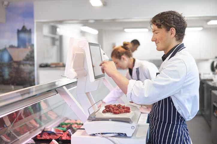 Teens from upper-income families are far more likely to work summer jobs than poor teens. What’s going on?