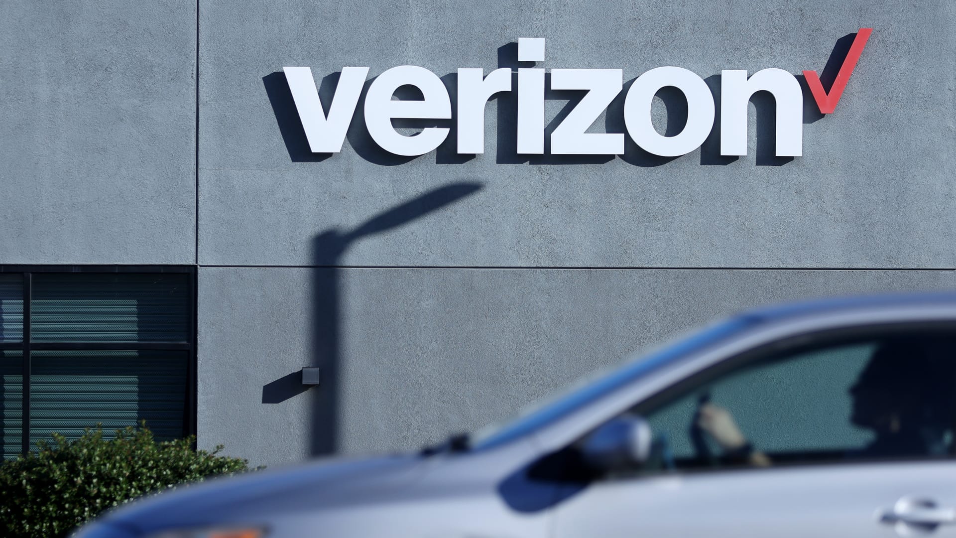 Top Wall Street analysts suggest these dividend stocks for stable income