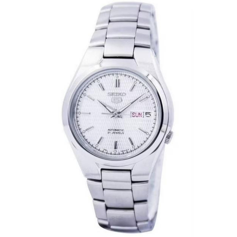 Walmart's bestselling $1,038 Seiko watch is on sale for only $178, and buyers say 'the quality is first-class'