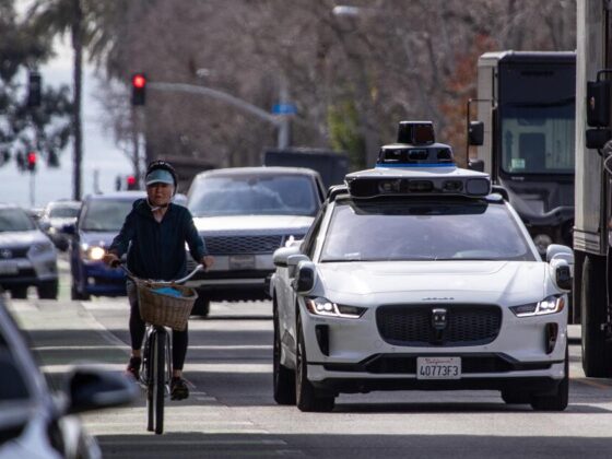 Waymo expands service area in Los Angeles and San Francisco