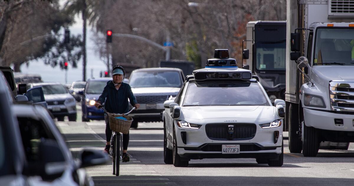 Waymo expands service area in Los Angeles and San Francisco
