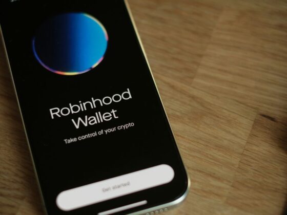 Robinhood Shares Hit Record High on EU Launch of Tokenized US Stocks