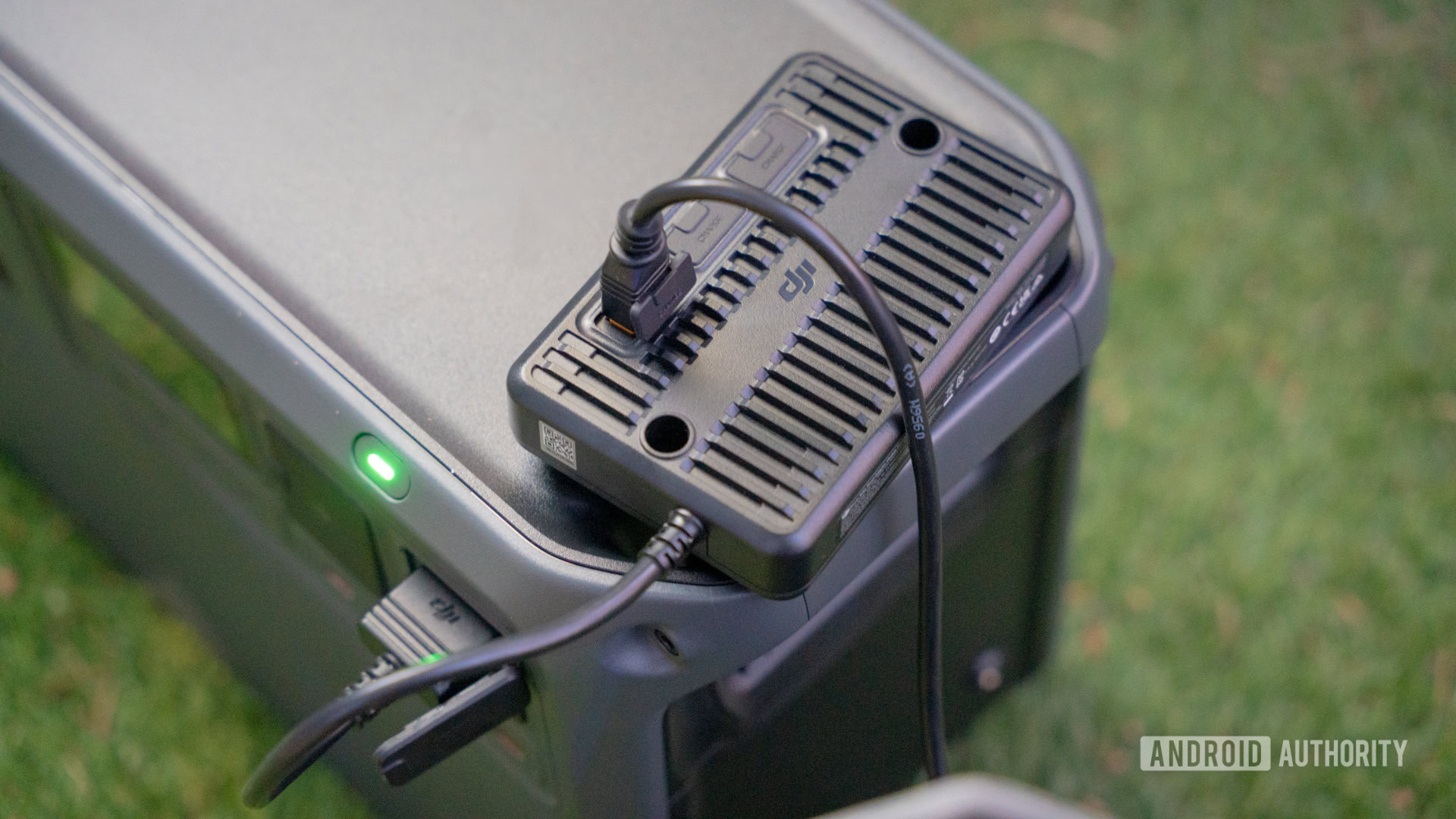 DJI Power 2000 Portable Power Station Solar Panel Adapter Moduile 13 DJI Power 2000 Portable Power Station Solar Panel Adapter Moduile 13