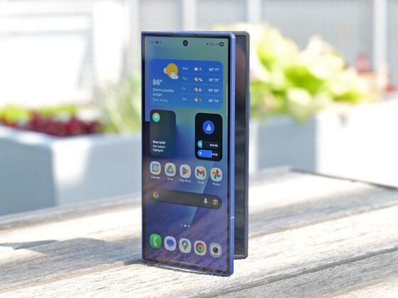 Samsung Galaxy Z Fold 7’s display is rated to withstand 500,000 folds