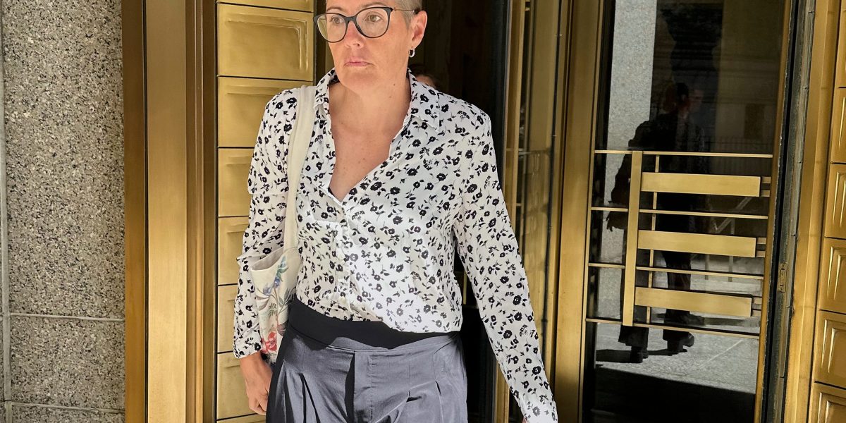 A one-time '40 under 40' rising star in fashion pleads not guilty to charges she allegedly cheated investors out of $300 million