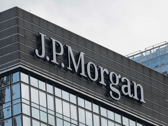 JPMorgan Strategist Dismisses Doom Forecasts Over US Debt and Tariffs
