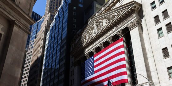 Stock market today: S&P 500, Nasdaq hit fresh highs on earnings