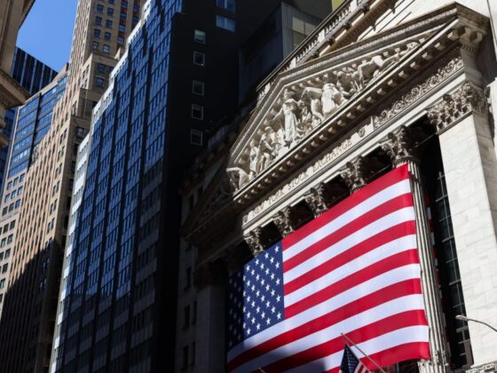 Stock market today: S&P 500, Nasdaq hit fresh highs on earnings