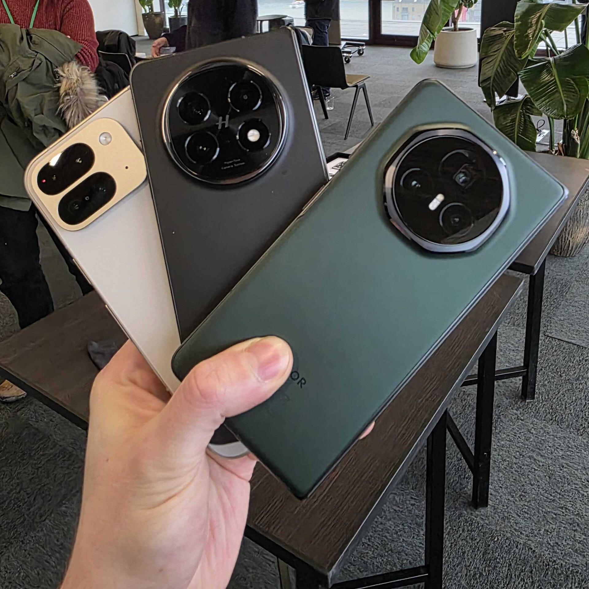 OPPO Find N5 vs Magic V3 vs Pixel 9 Pro Fold back