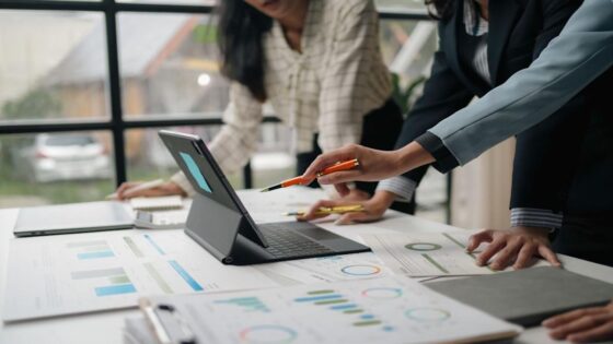 AI startup Thinking Machines Lab raises bn