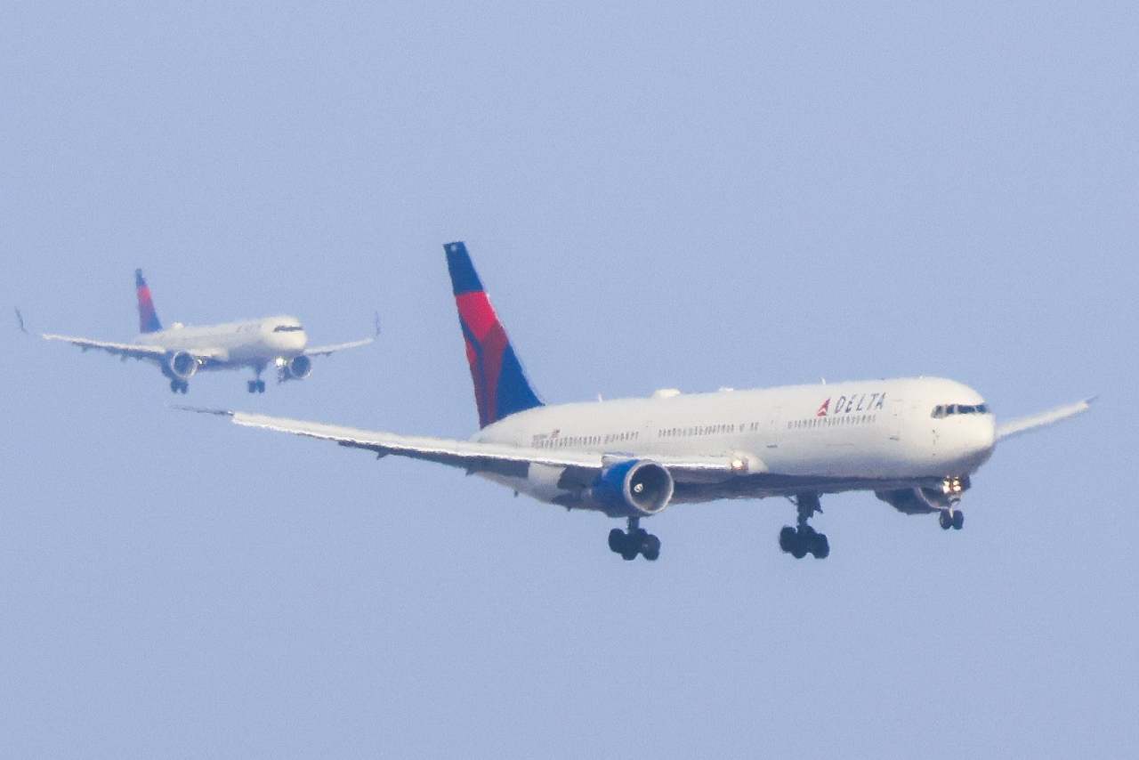 Airline stocks soar, lifted by Delta’s earnings beat and restored full-year guidance