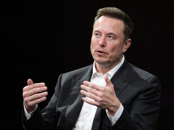 As Elon Musk Says It’s ‘Game On’ for AI, How Should You Play Tesla Stock?