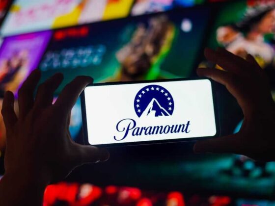 As the FCC Approves the Paramount-Skydance Merger, How Should You Play PARA Stock?